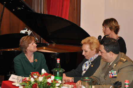 Lorena Fiorini al Circolo delle Forze Armate d'Italia